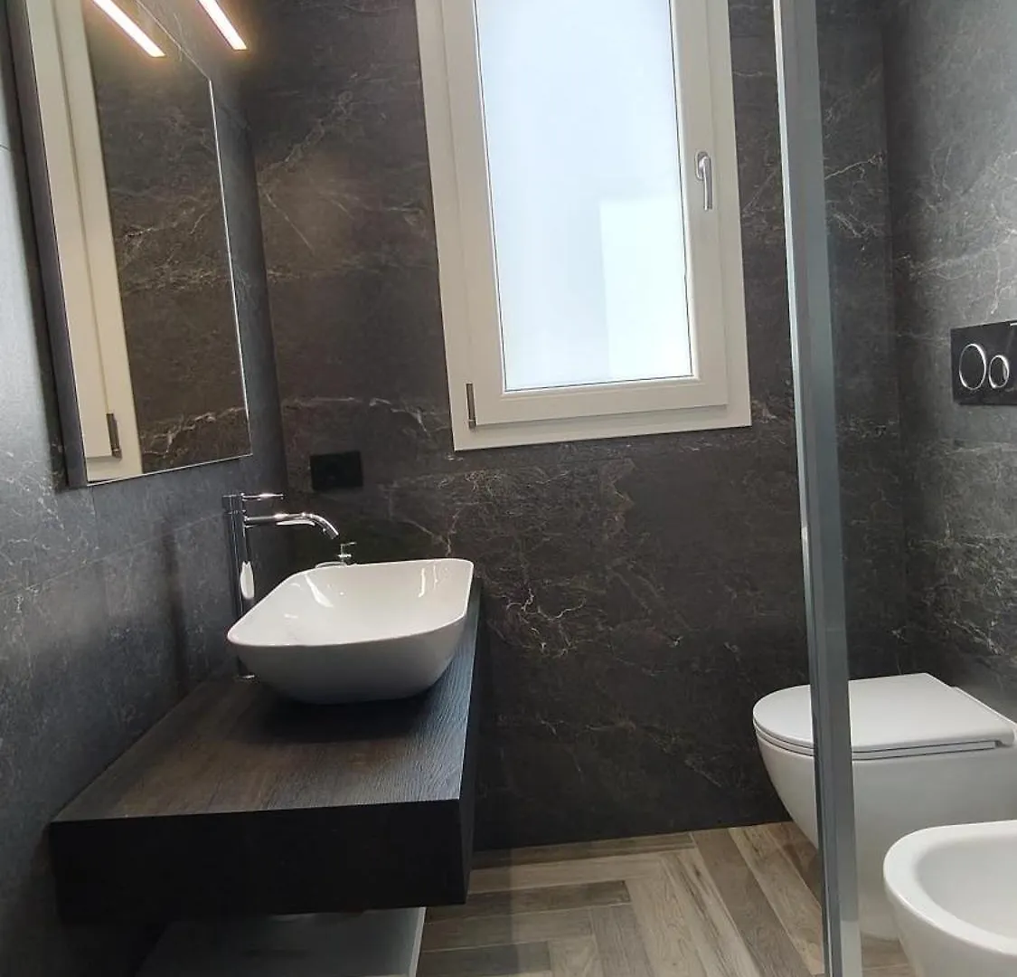 מלון Quartu SantʼElena Stanza Idromassaggio 2 0*,  איטליה